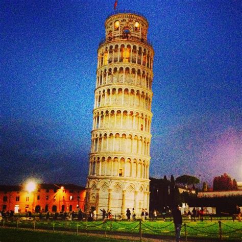 The Leaning Tower of Pisa at night so gorgeous. Can't believe I was ...