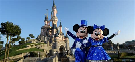 Parc Disneyland Paris - Arts et Voyages