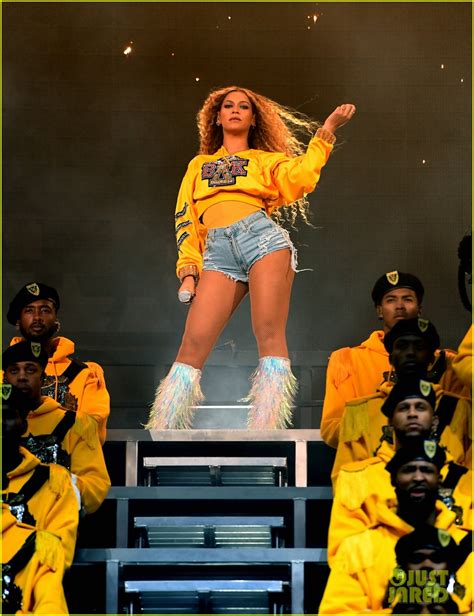 Beyonce's Coachella Performance Photos - See Her Fierce Looks!: Photo ...