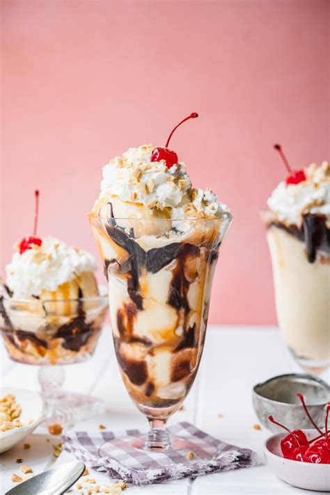 Easy Ice Cream Sundae Recipe - Dinner, then Dessert