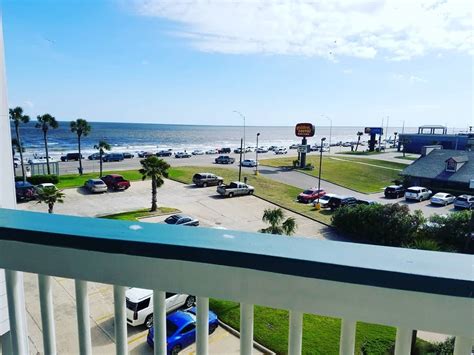 Casa del Mar Beachfront Suites | Visit Galveston