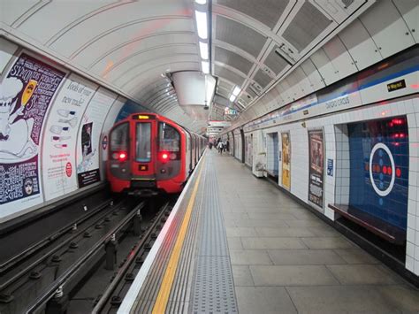 Oxford Circus tube station, Victoria... © Mike Quinn cc-by-sa/2.0 ...