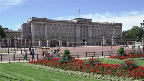 Garden in Front of the Buckingham Palace, London, United Kingdom · Free ...