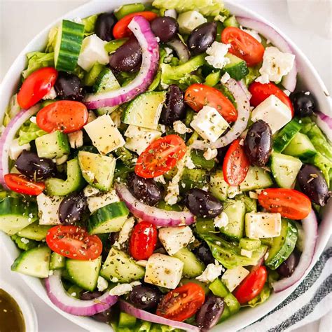 Greek Salad Recipe - The Chunky Chef