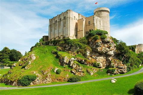 top 10 medieval castles France - Medievalists.net