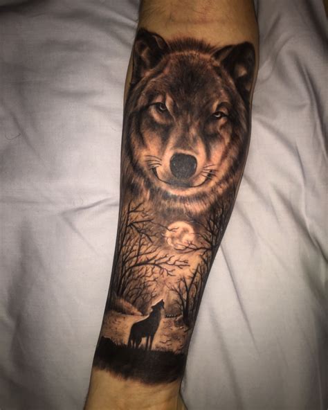 My first tattoo, wolf and forrest on forearm | Wolf tattoo design, Hình ...