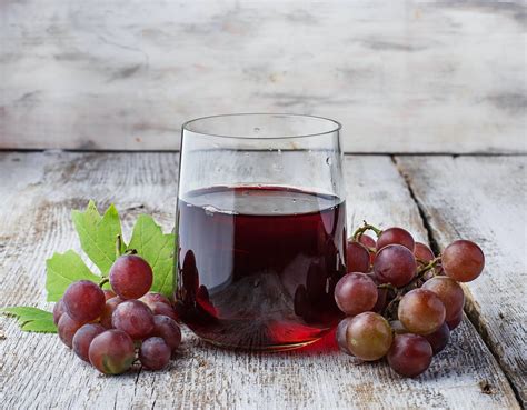 Amazing Health Benefits of Grape and Grape Juice - Twigs Cafe