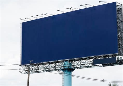 Free PSD | Blank billboard mockup