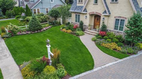 Front Yard Landscaping Ideas - From the Basic to the Advanced | Eden ...