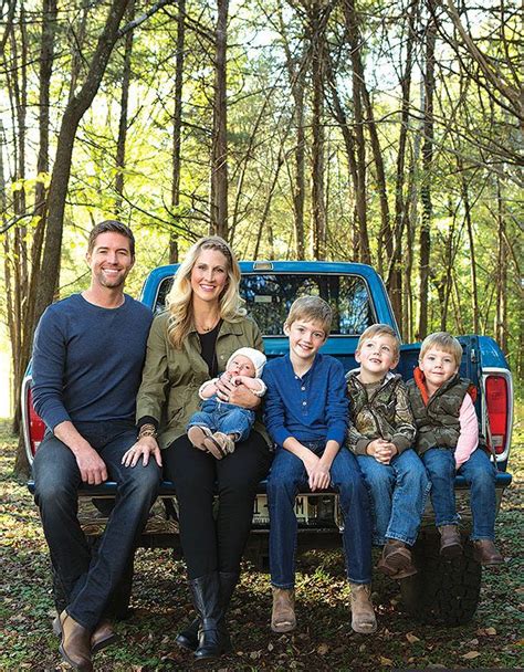 Josh Turner Gives His Kids A Lesson On Country Music