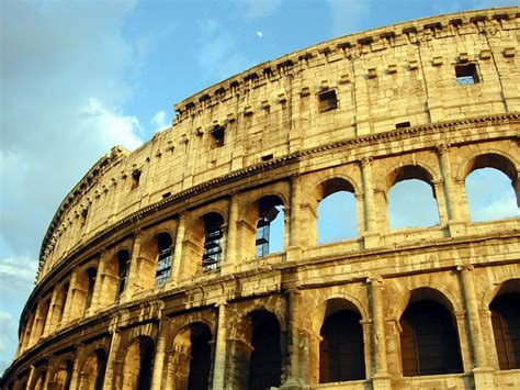 COLISEO ROMANO: EL COLISEO ROMANO