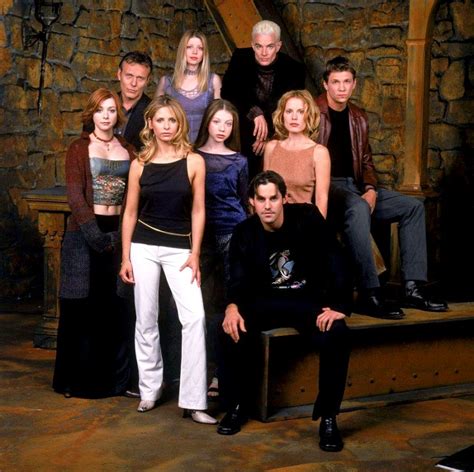 Warner Bros. Buys Rights to BUFFY THE VAMPIRE SLAYER Reboot; Whit ...