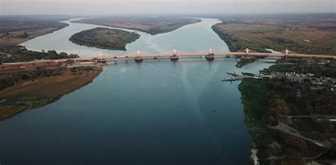 Why Africa’s newest super-bridge is in the continent’s weirdest border ...