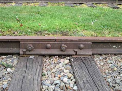 What Are the Characteristics of Ideal Rail Joints