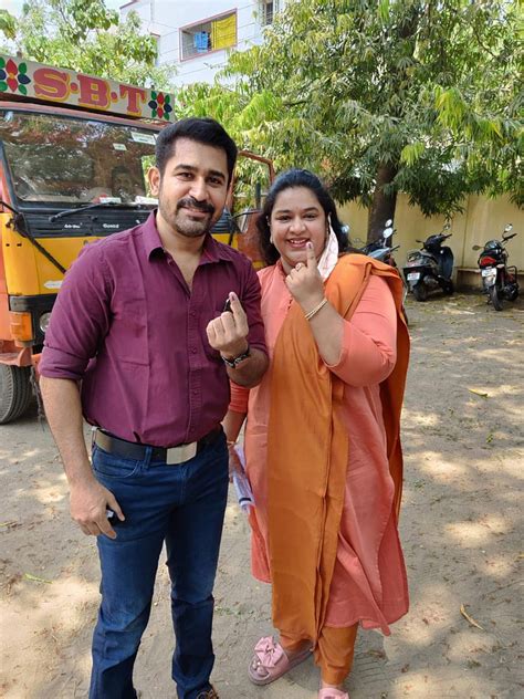 Kollywood celebrities who exercised their democratic duty today - Photo ...