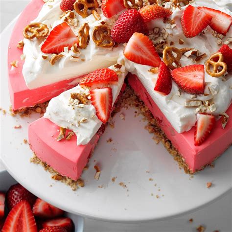 Strawberry Pretzel Pie Recipe | Taste of Home