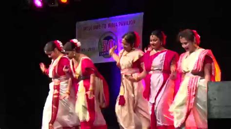 Bengali Festival Dance (Dhunuchi) by Parnali Dhar Chowdhury - YouTube