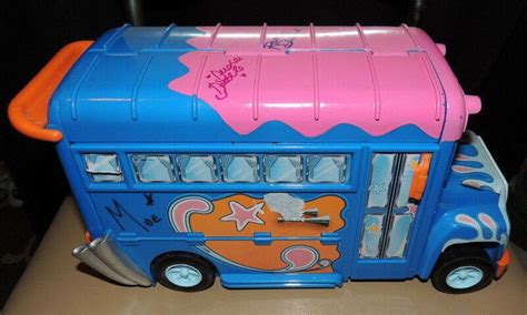 AUTOGRAPHED DoodleBops Musical Tour Bus Toy~Moe,DeeDee,Rooney~Get On ...