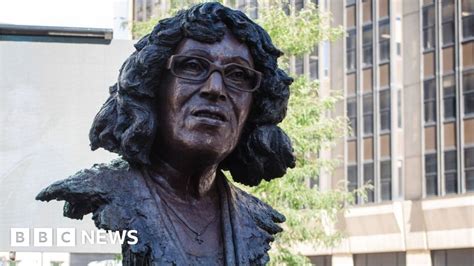 Statue of Stern unveiled in the UK | Radio Gunk