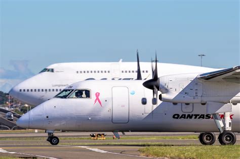 Qantas Dash 8 returns to Sydney due to landing gear fault - AeroTime