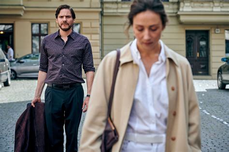 Berlin Review: Daniel Brühl Gets Meta With Directorial Debut Next Door