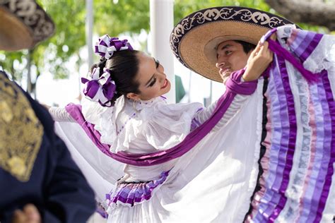 Mexican Folk Costumes plandetransformacion.unirioja.es