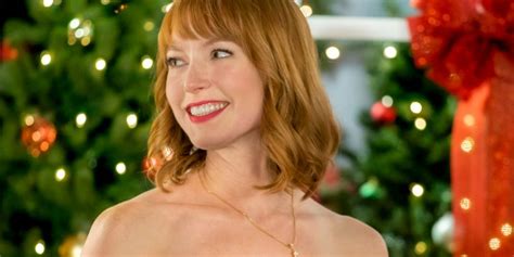 15 Best Hallmark Christmas Movie Actresses (2024)