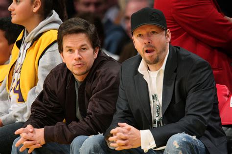 Mark & Donnie Wahlberg to open burger joint | CityNews Toronto