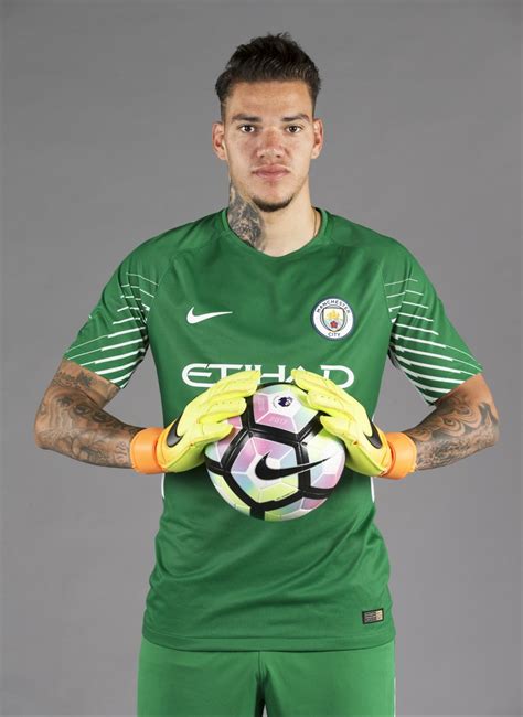 Outstanding Nike Manchester City 17-18 Goalkeeper Kit Released - Footy ...