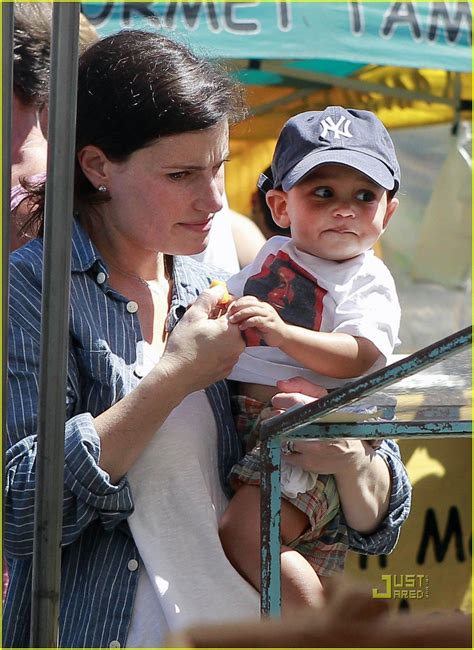 Idina Menzel & Taye Diggs: Walking with Walker!: Photo 2474806 ...