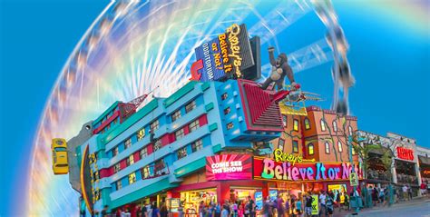 Niagara Falls Attractions | Clifton Hill, Niagara Falls Canada