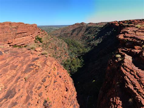 Hiking Kings Creek and the Kings Canyon Rim Walk - Watarrka National ...