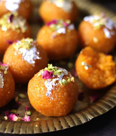 Motichoor Ladoo Recipe | Motichur Laddu - Cook with Kushi