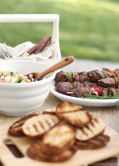 5 Easy Backyard BBQ ideas - Celebrations at Home