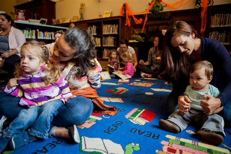 Long Line at the Library? It’s Story Time Again - The New York Times