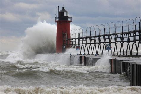 South Haven lighthouse restoration fully funded by more than 1,000 ...