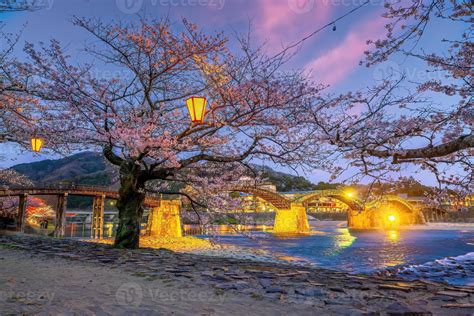 Cherry blossom at Kintaikyo bridge Iwakuni city, Japan 19467516 Stock ...