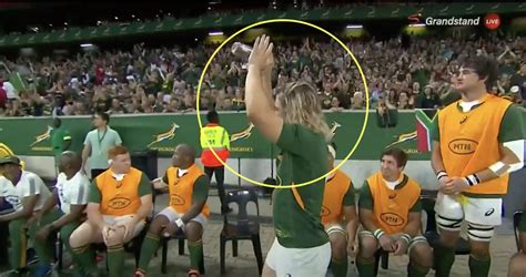 Crowd's incredible reaction as Faf de Klerk walked out after horror ...