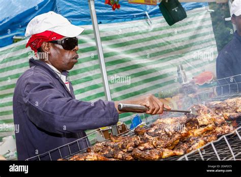 Jamaican jerk chicken grill hi-res stock photography and images - Alamy