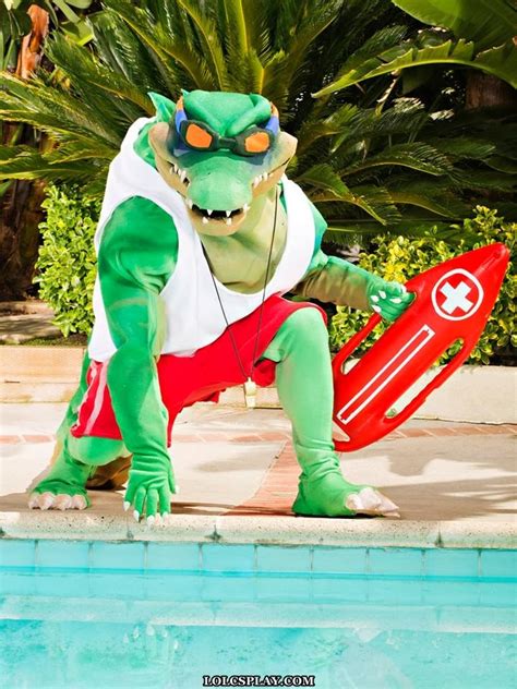 League Of Legends Cosplay: Pool Party Renekton