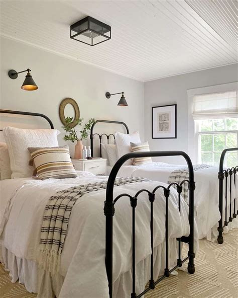 Vintage Farmhouse With Twin Bedroom Ideas for Small Rooms - Soul & Lane