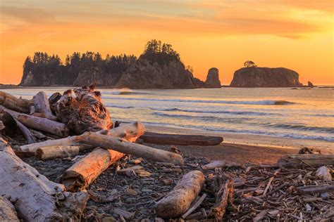 Rialto beach in Olympic National Park at sunset - Washington State ...