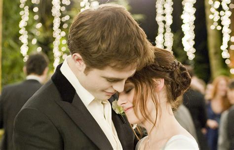 THE TWILIGHT SAGA: BREAKING DAWN PART 1 Sells an Estimated 3.2 Million ...