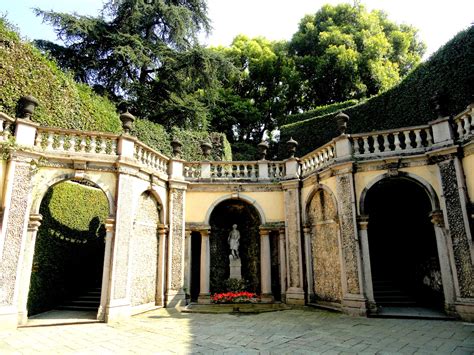 loveisspeed.......: The Palace of Isola Bella on Lake Maggiore..Palazzo ...