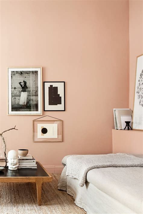 peach bedroom | Best bedroom colors, Feng shui colors, Minimalist ...