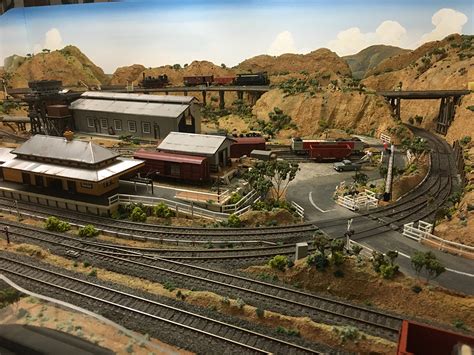 HO scale train layout 6x4 - Model railroad layouts plansModel railroad ...