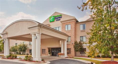 Holiday Inn Express Hotel & Suites Kinston Kinston This North Carolina hotel features an outdoor ...