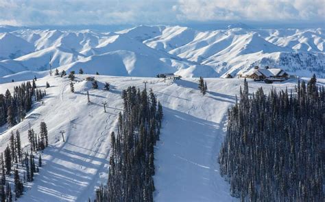 Sun Valley Ski Resort in Idaho invented and perfected the great ...