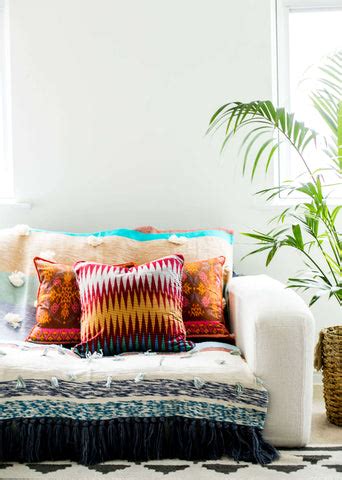 10 Easy Tips on How to Pick Cushions for Your Sofa – The World in Cushions