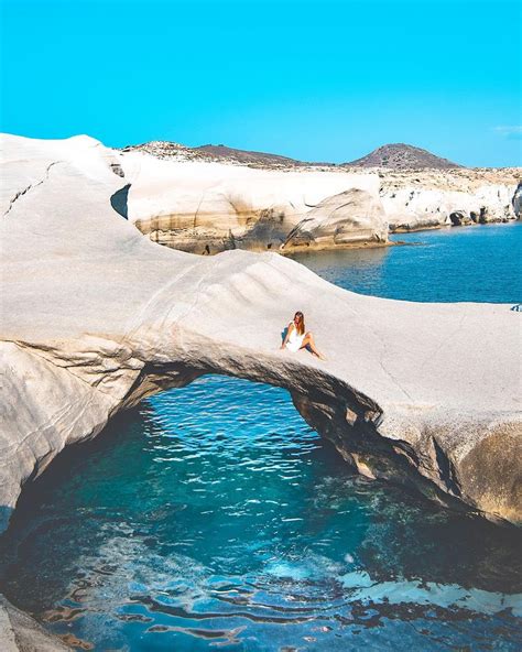 How to get to Sarakiniko Beach in Milos - Sarah Adventuring | Travel Blog